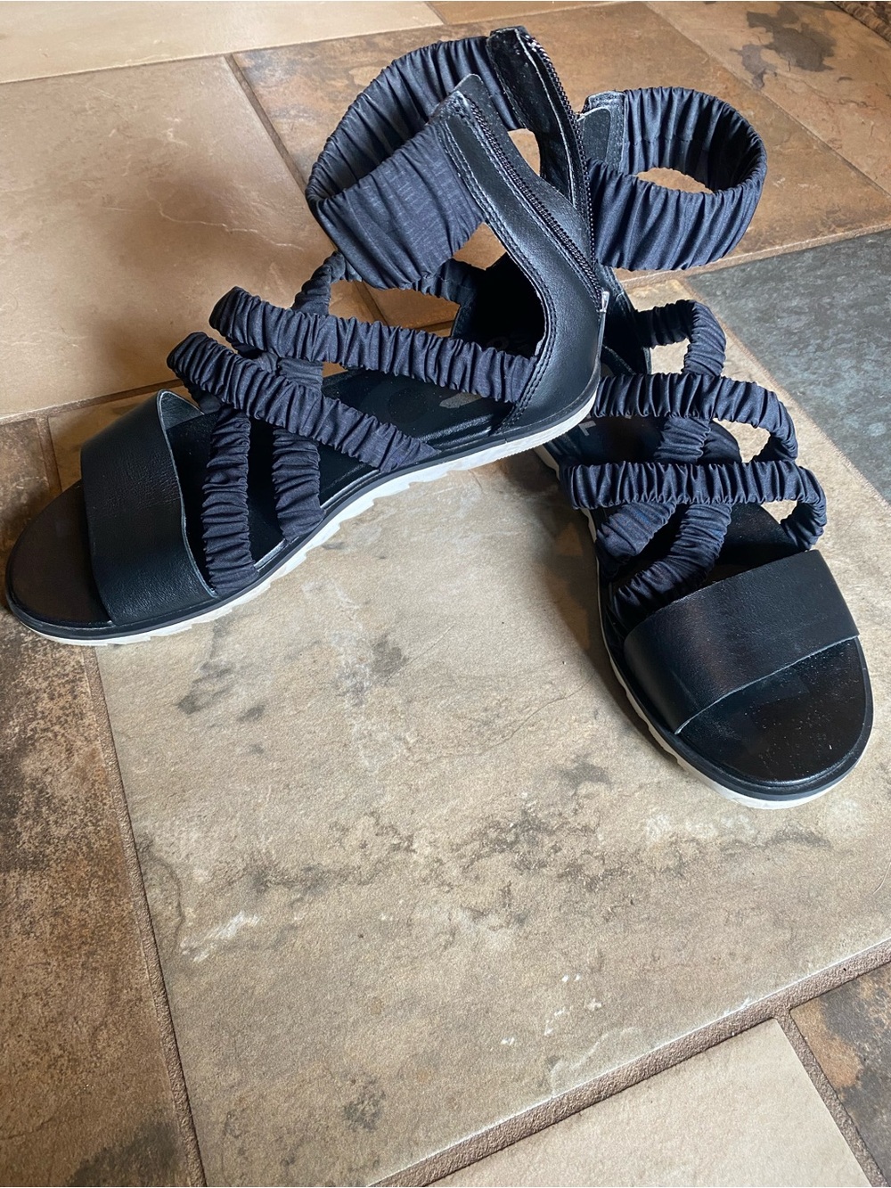 Sorel black strappy rouched gladiator-style flat sandals size 6.5